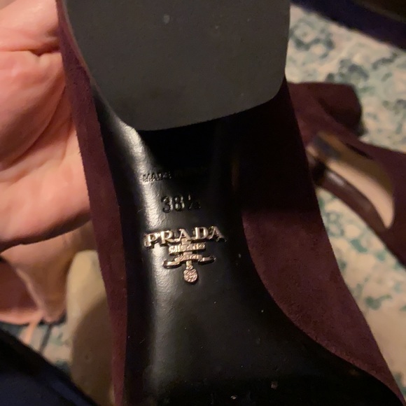 ❗️ SOLD ❗️ 💯 AUTHENTIC PRADA pumps - Picture 5 of 7